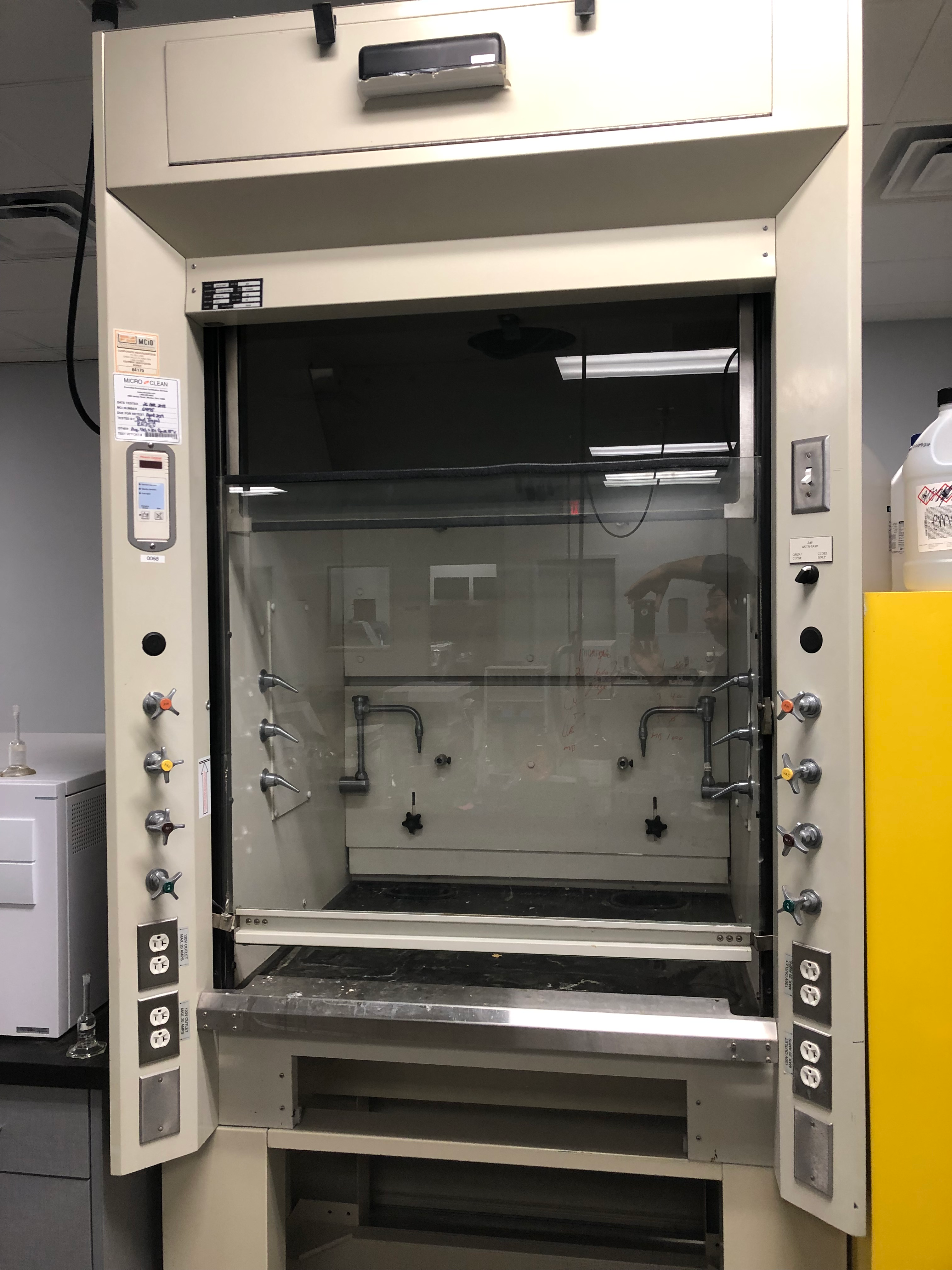 Jamestown Model MCHO-2967 Chemical Fume Hood with Stand